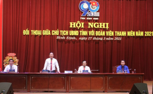 Chủ tịch Ủy ban nhân dân tỉnh đối thoại với thanh niên năm 2021  (ảnh Trương Định)