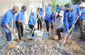 Thanh niên Bình Định tham gia xây dựng nông thôn mới