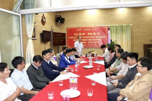 Đồng chí Lê Minh Tuấn, Giám đốc Sở phát biểu tại buổi gặp mặt