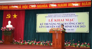 Đồng chí Nguyễn Tuấn Thanh, Phó Chủ tịch thường trực Ủy ban nhân dân tỉnh, Chủ tịch Hội đồng thi phát biểu tại Lễ khai mạc