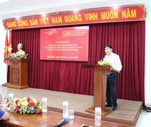 PGS. TS Nguyễn Hoàng Hiển, Giám đốc Phân hiệu Học viện Hành chính Quốc gia tại tỉnh Quảng Nam phát biểu tại buổi lễ