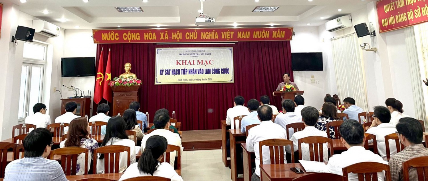 Tổ chức kiểm tra, sát hạch tiếp nhận vào làm công chức năm 2020