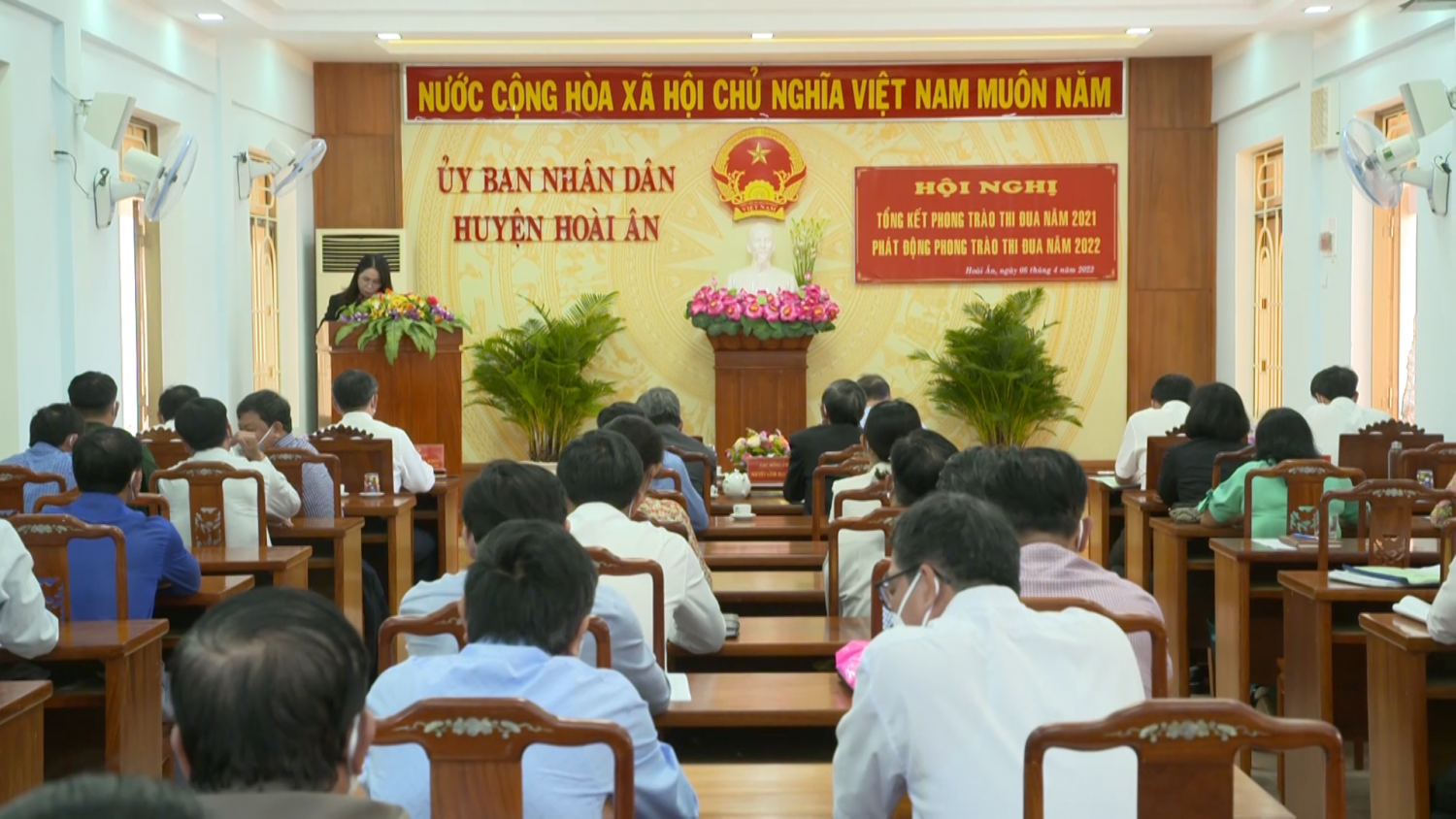 Ủy ban nhân dân huyện Hoài Ân tổ chức tổng kết phong trào thi đua năm 2021, phát động phong trào thi đua năm 2022.