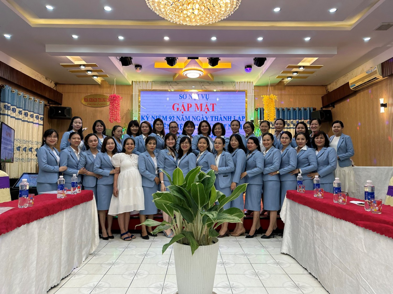 Sở Nội vụ tổ chức gặp mặt Chào mừng kỷ niệm 92 năm ngày thành lập Hội liên hiệp Phụ nữ Việt Nam 20/10