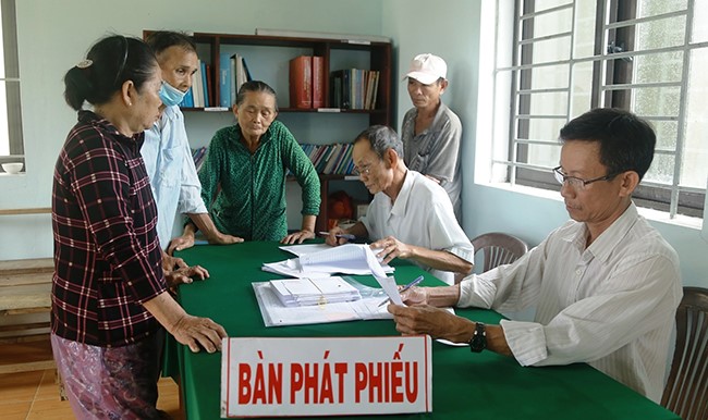 Cử tri thị xã Hoài Nhơn đi bầu trưởng thôn, khu phố