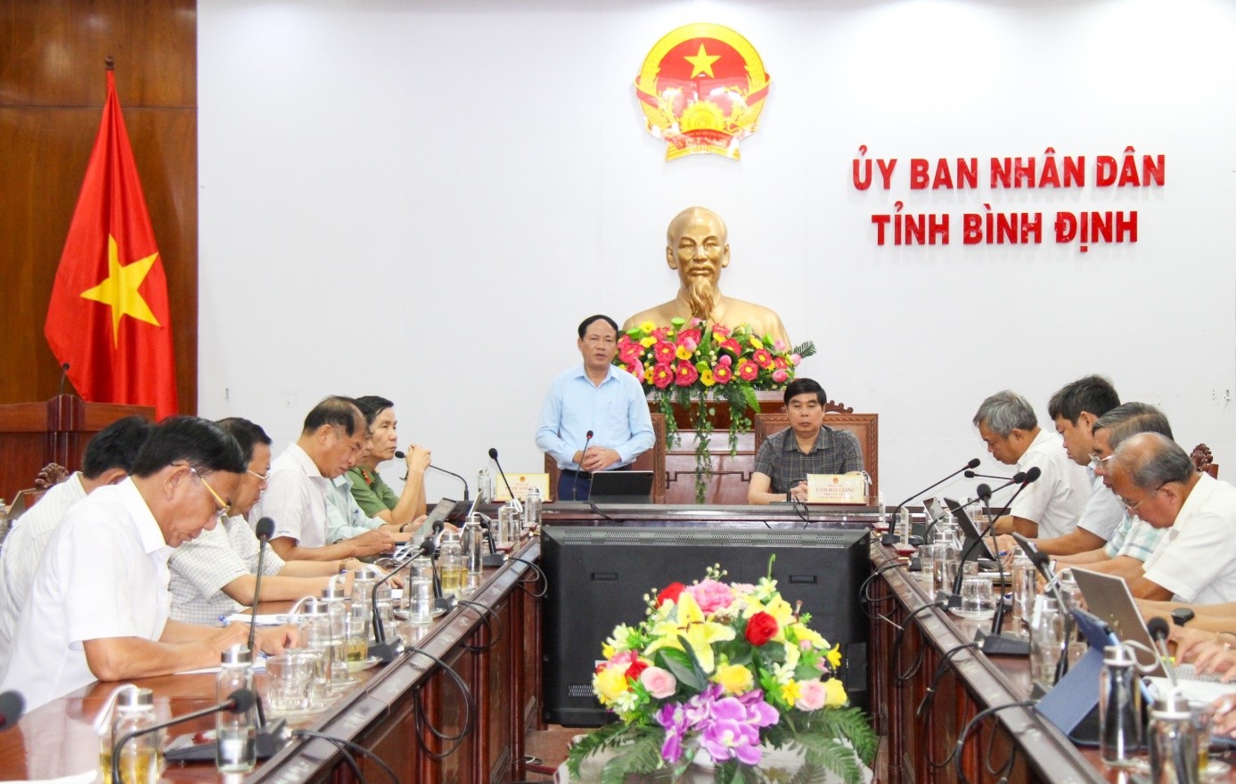 Chủ tịch Ủy ban nhân dân tỉnh Phạm Anh Tuấn phát biểu chỉ đạo tại Hội nghị đánh giá công tác 09 tháng đầu năm  và triển khai nhiệm vụ 03 tháng cuối năm 2024 của Ban Chỉ đạo Cải cách hành chính, Chuyển đổi số và Đề án 06 của tỉnh